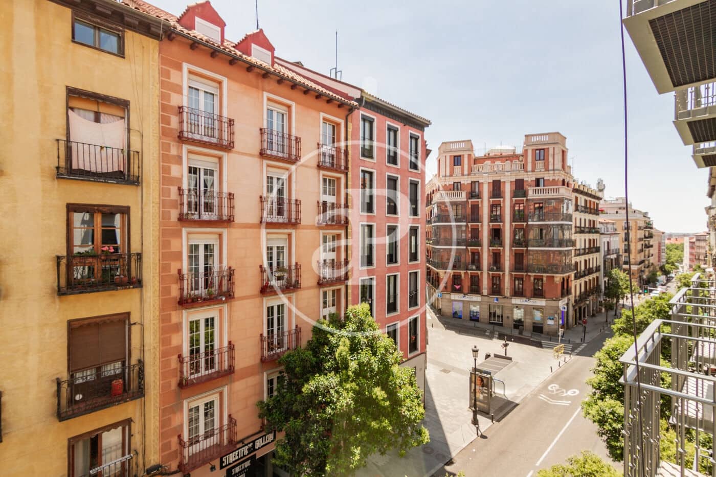 2 slaapkamer Appartement te huur in Madrid stad - € 2.000 (Ref: 9036963)
