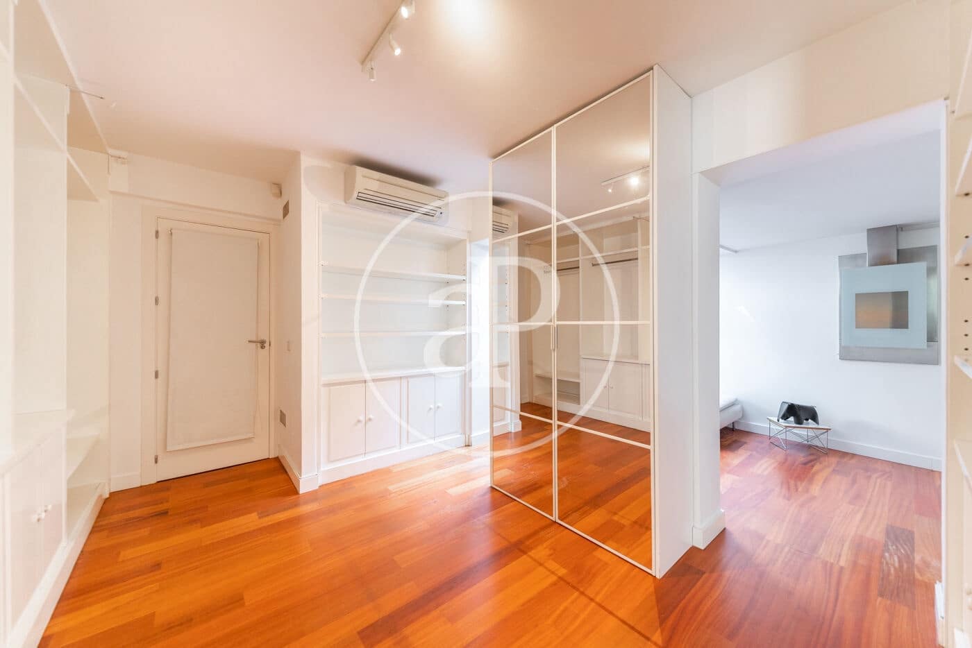 5 soveværelse Villa til leje i Madrid by - € 7.500 (Ref: 9036973)