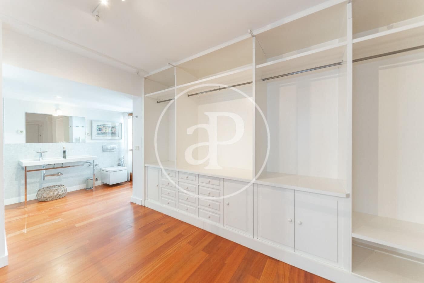 5 soveværelse Villa til leje i Madrid by - € 7.500 (Ref: 9036973)