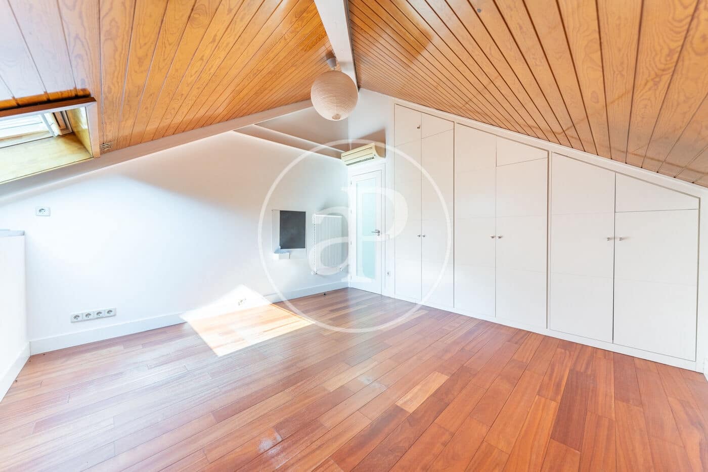 5 soveværelse Villa til leje i Madrid by - € 7.500 (Ref: 9036973)