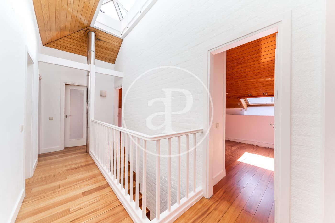 5 soveværelse Villa til leje i Madrid by - € 7.500 (Ref: 9036973)