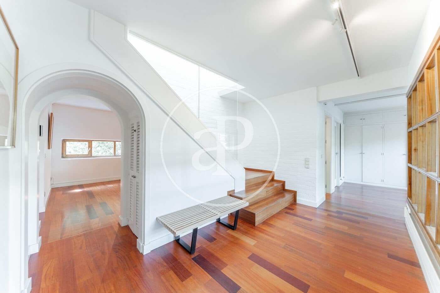 5 soveværelse Villa til leje i Madrid by - € 7.500 (Ref: 9036973)