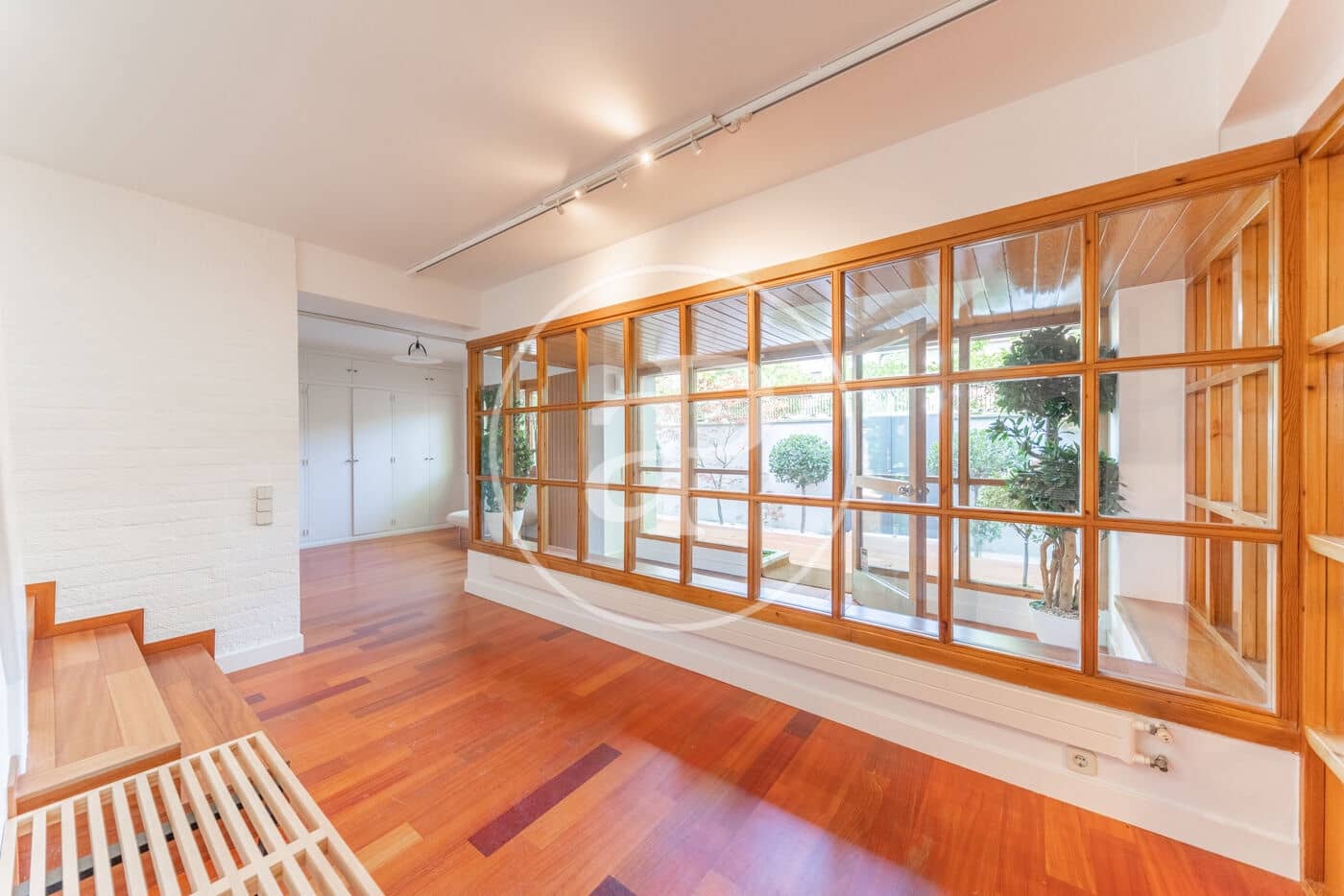 5 soveværelse Villa til leje i Madrid by - € 7.500 (Ref: 9036973)