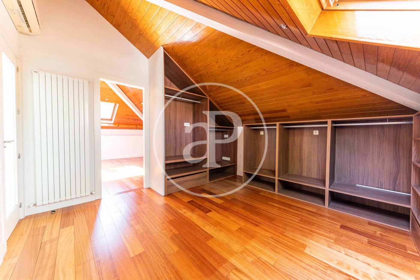 5 soveværelse Villa til leje i Madrid by - € 7.500 (Ref: 9036973)