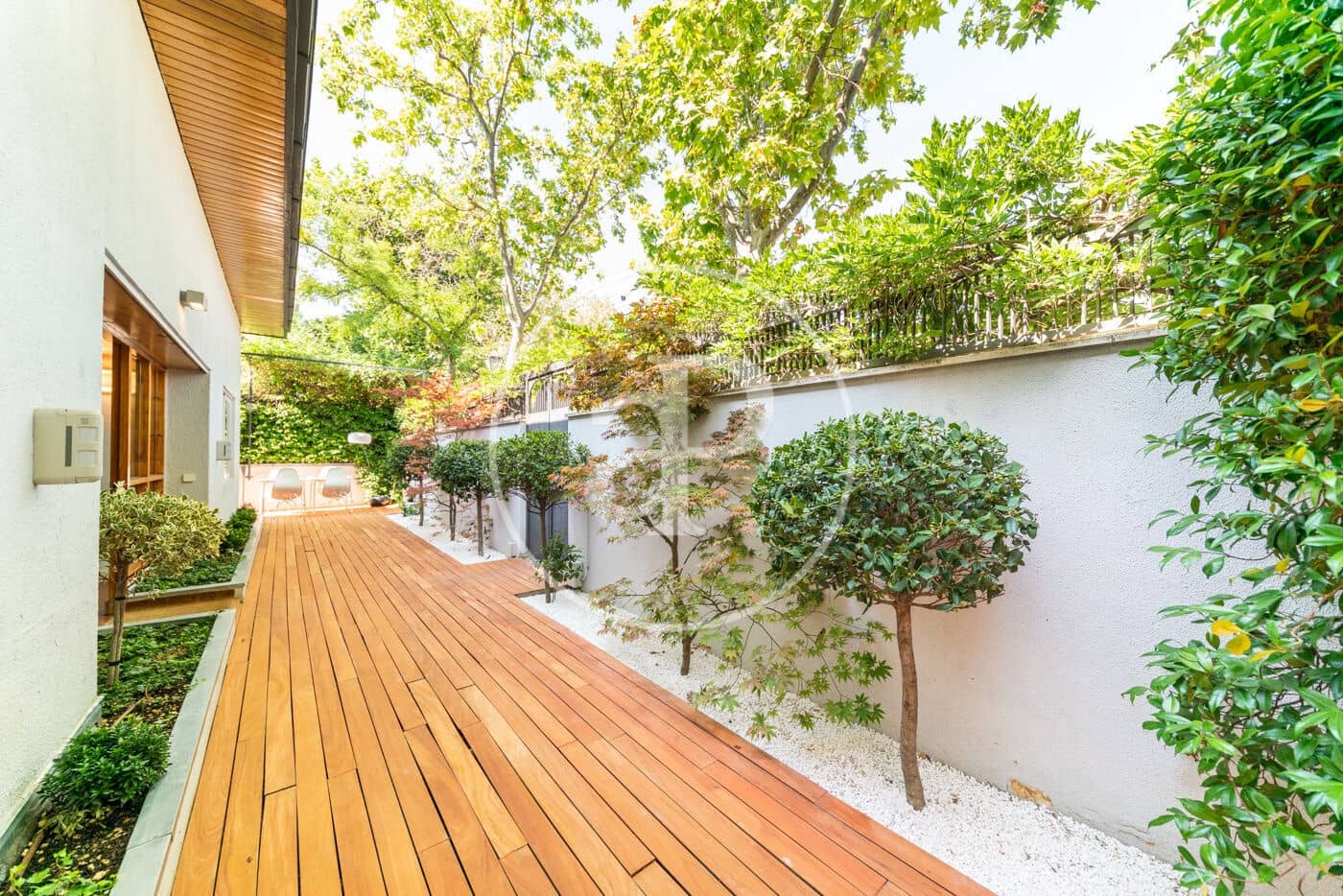 5 soveværelse Villa til leje i Madrid by - € 7.500 (Ref: 9036973)
