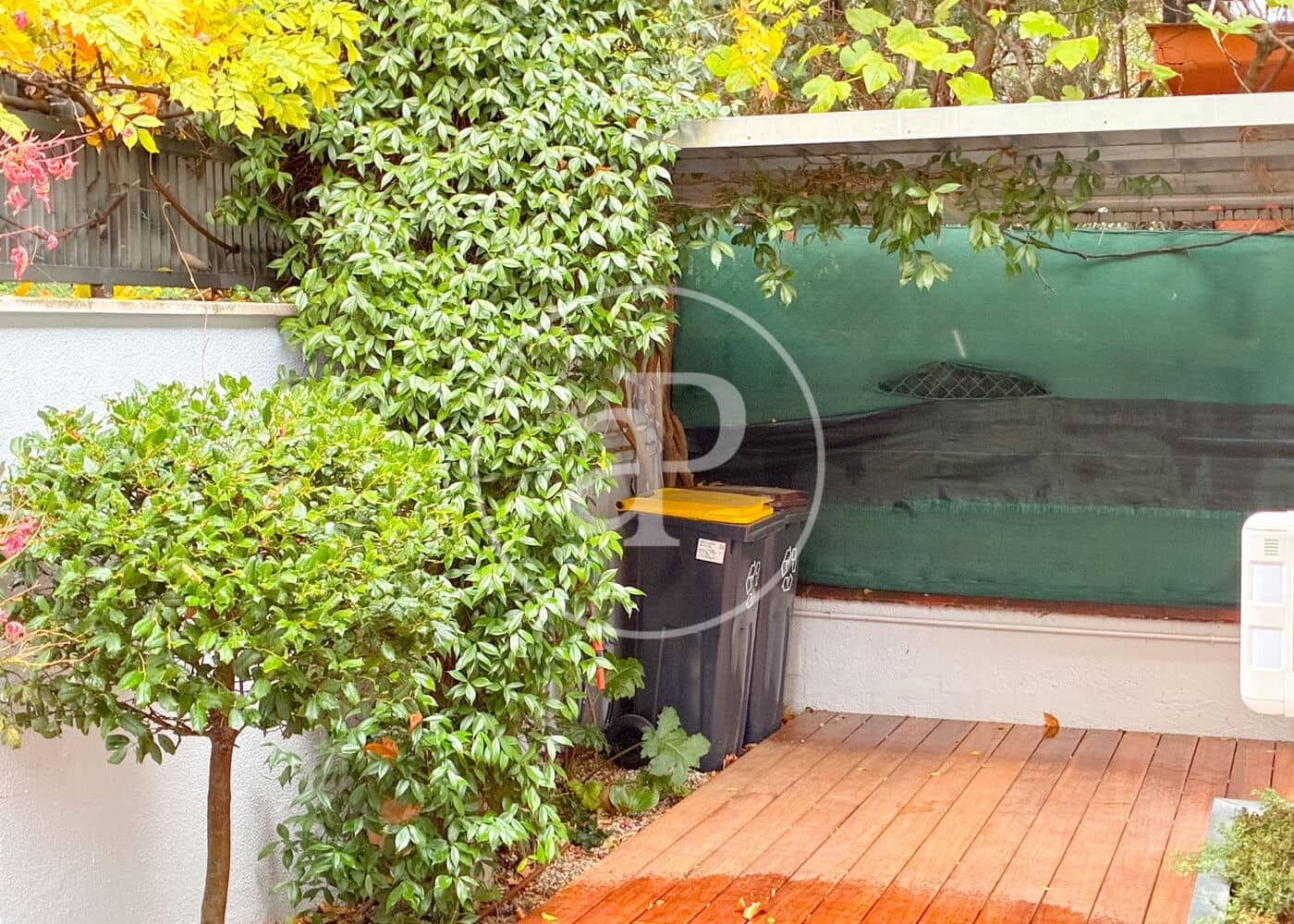 5 soveværelse Villa til leje i Madrid by - € 7.500 (Ref: 9036973)