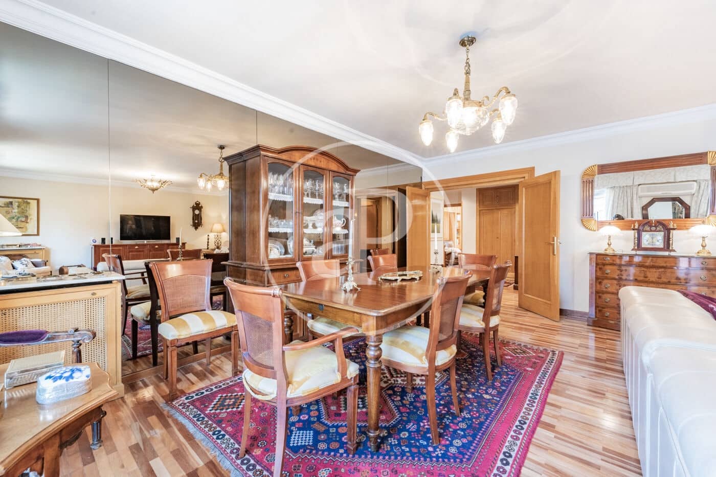 5 soveværelse Lejlighed til salg i Madrid by - € 2.300.000 (Ref: 9042549)