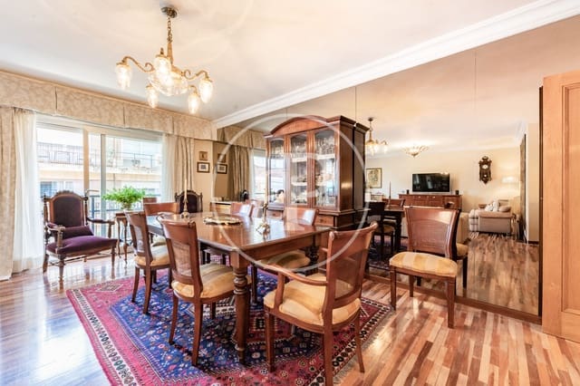 5 bedroom Apartment for sale in Ciudad Jardín, Madrid city - € 2,300,000 (Ref: 9042549)