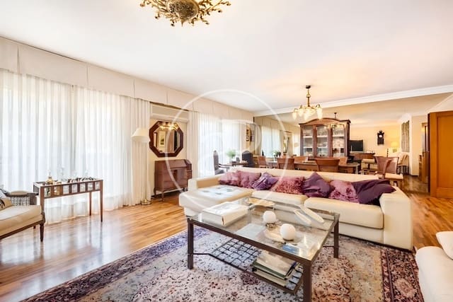 5 makuuhuone Huoneisto myytävänä paikassa Ciudad Jardín, Madrid kaupunki - 2 299 000 € (Ref: 9042549)