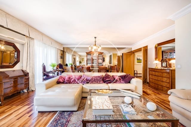 5 makuuhuone Huoneisto myytävänä paikassa Ciudad Jardín, Madrid kaupunki - 2 299 000 € (Ref: 9042549)