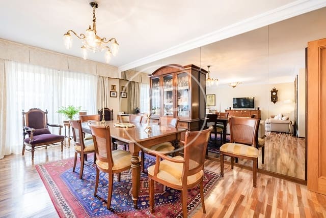 5 makuuhuone Huoneisto myytävänä paikassa Ciudad Jardín, Madrid kaupunki - 2 299 000 € (Ref: 9042549)