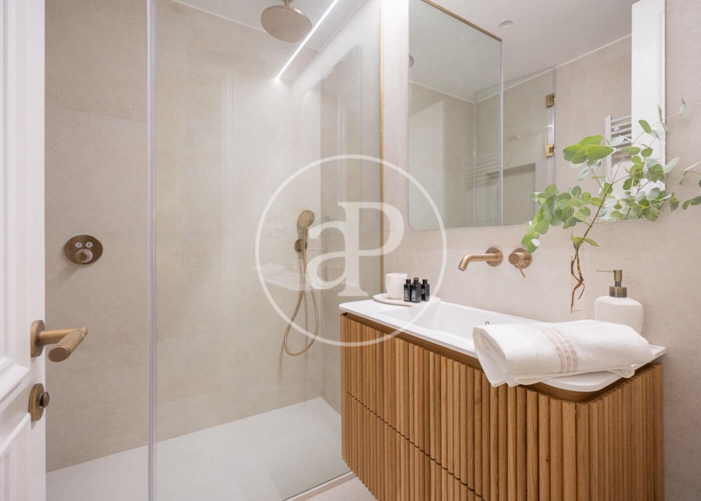 4 bedroom Apartment for sale in Madrid city - € 3,900,000 (Ref: 9042550)