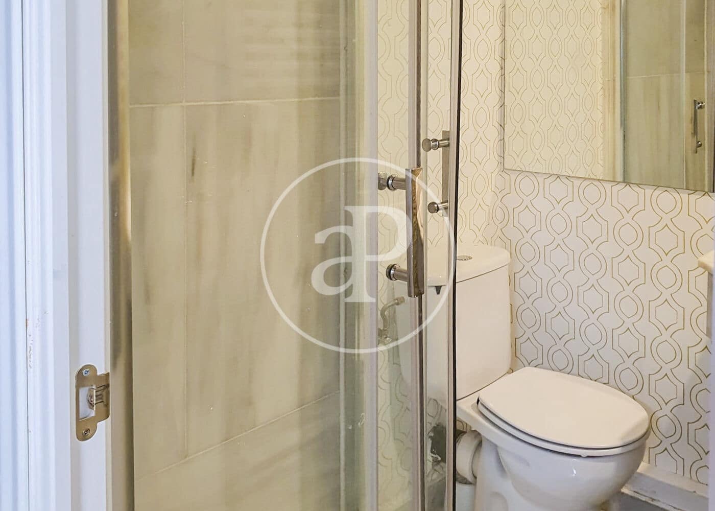 2 slaapkamer Appartement te huur in Madrid stad - € 2.400 (Ref: 9042551)