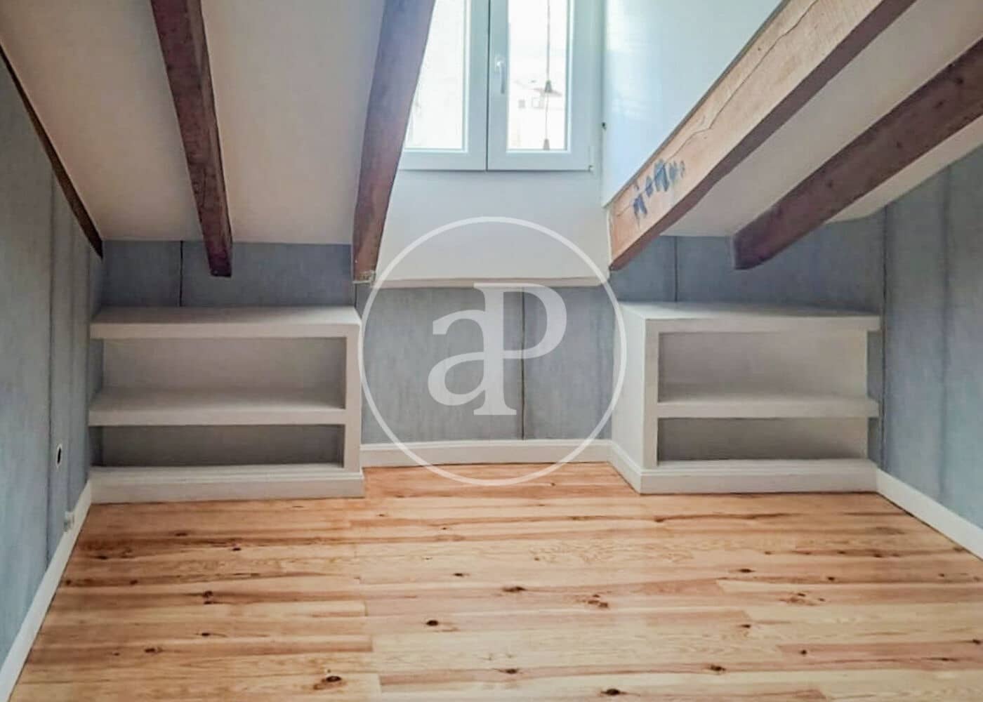 2 slaapkamer Appartement te huur in Madrid stad - € 2.400 (Ref: 9042551)