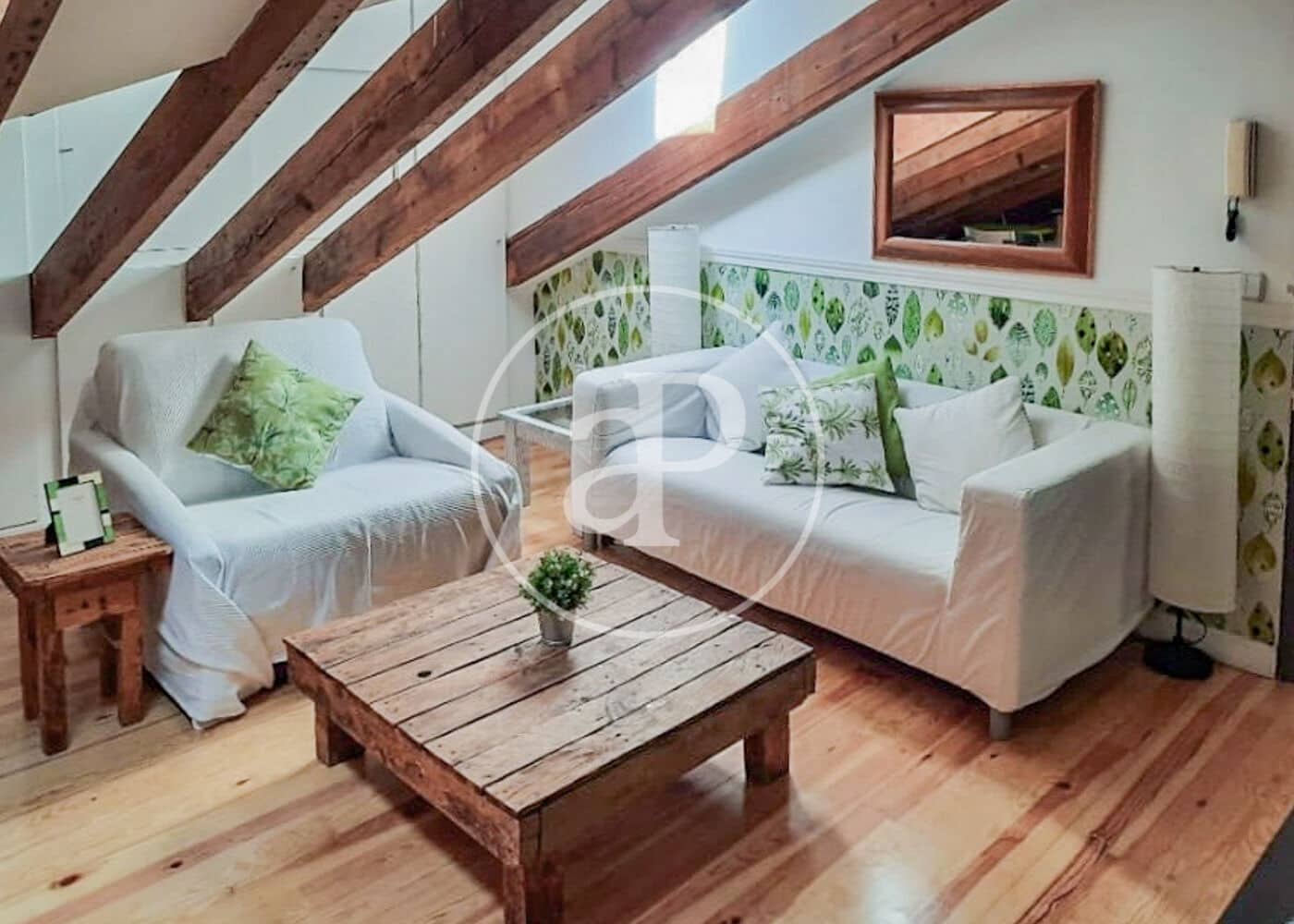 2 slaapkamer Appartement te huur in Madrid stad - € 2.400 (Ref: 9042551)