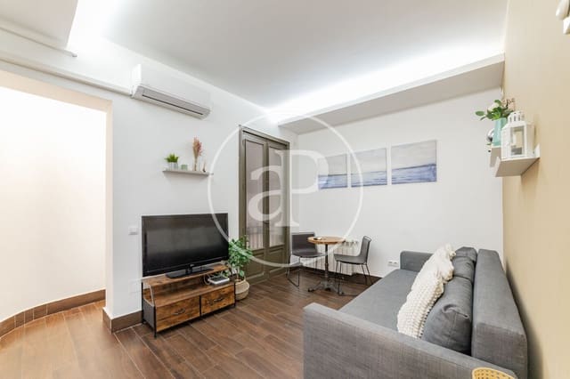 2 soveværelse Lejlighed til salg i Cortes, Madrid by - € 467.000 (Ref: 9042552)