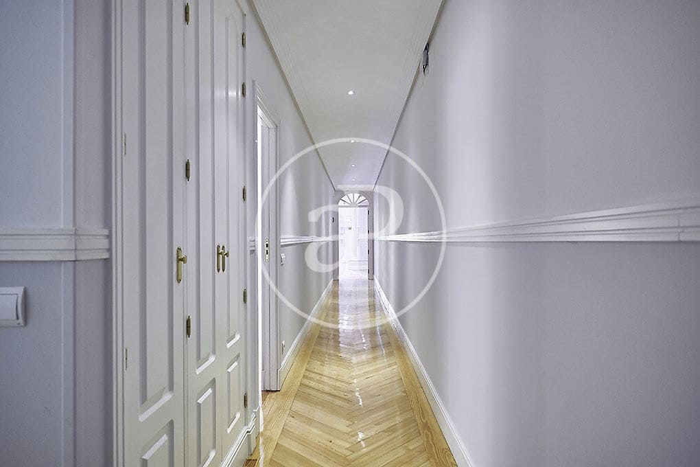 5 bedroom Apartment for rent in Madrid city - € 6,500 (Ref: 9042554)