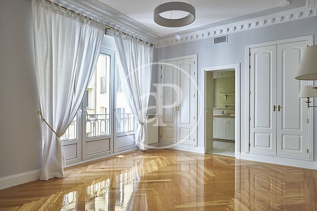 5 bedroom Apartment for rent in Madrid city - € 6,500 (Ref: 9042554)