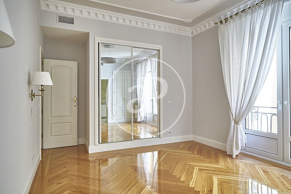 5 bedroom Apartment for rent in Madrid city - € 6,500 (Ref: 9042554)