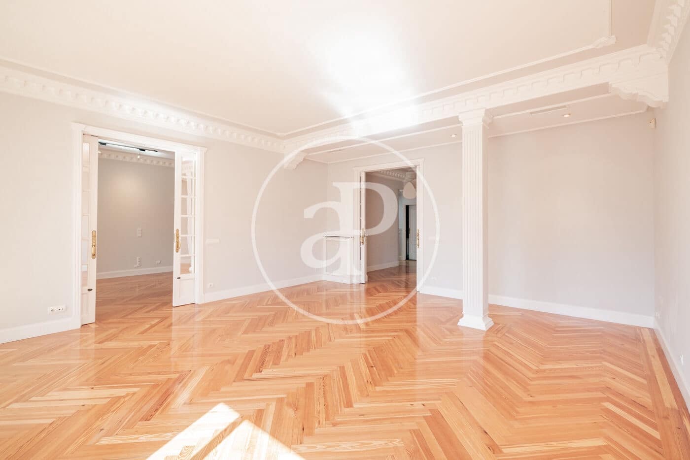 5 bedroom Apartment for rent in Madrid city - € 6,500 (Ref: 9042554)