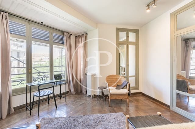 2 sovrum Lägenhet att hyra i Jerónimos, Madrid stad - 3 900 € (Ref: 9042555)