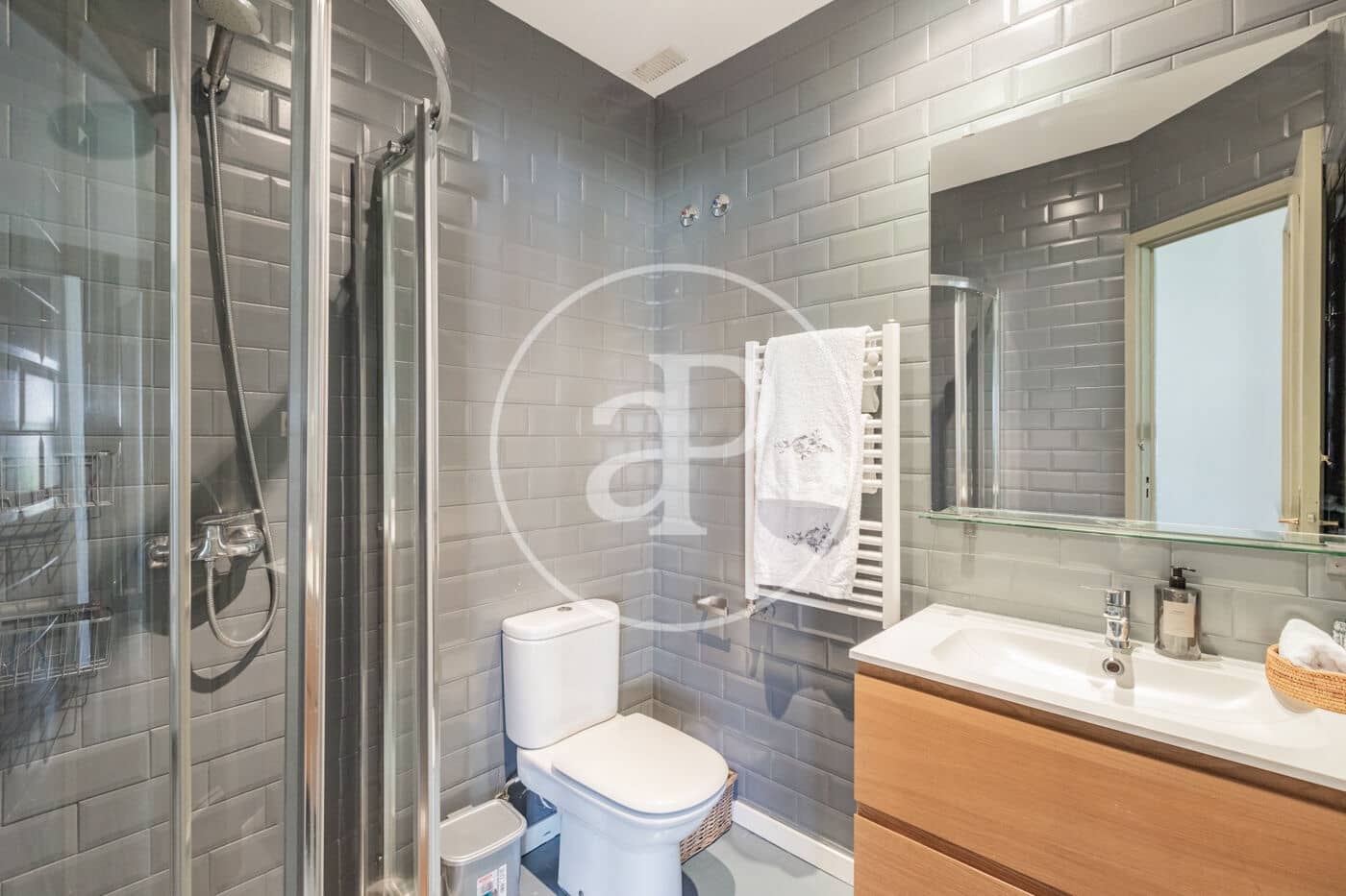 2 sovrum Lägenhet att hyra i Madrid stad - 3 900 € (Ref: 9042555)