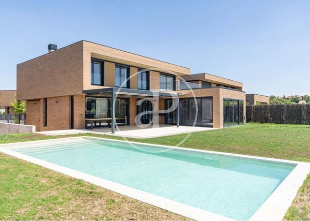 5 soveværelse Villa til salg i Las Rozas de Madrid med swimmingpool - € 2.400.000 (Ref: 9051351)