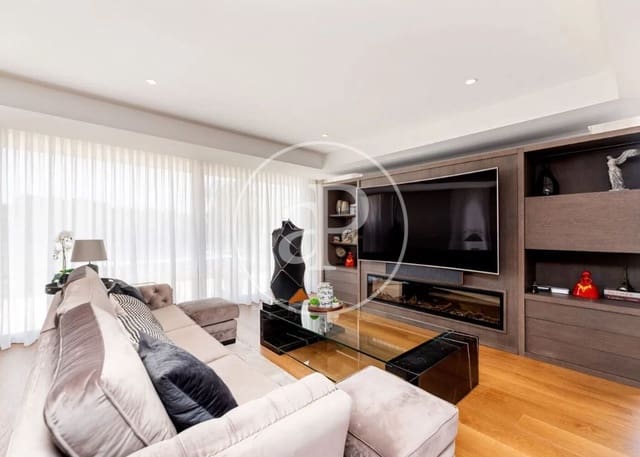5 soveværelse Villa til salg i Las Rozas de Madrid med swimmingpool - € 2.400.000 (Ref: 9051351)
