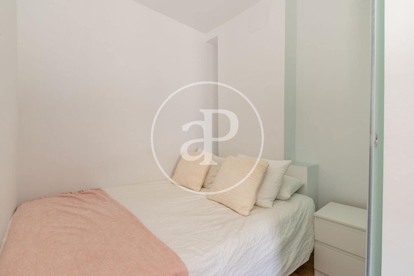 1 soveværelse Lejlighed til leje i Madrid by - € 1.400 (Ref: 9051353)