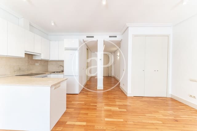 1 slaapkamer Villa te huur in Justicia, Madrid stad - € 1.800 (Ref: 9057871)