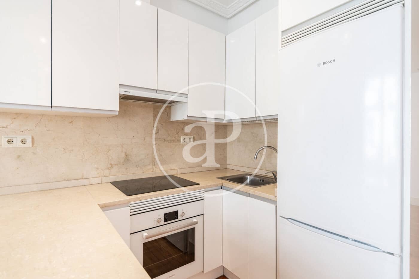 1 quarto Moradia para arrendar em Madrid cidade - 1 800 € (Ref: 9057871)