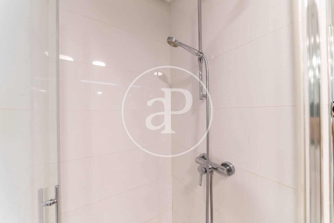 1 quarto Moradia para arrendar em Madrid cidade - 1 800 € (Ref: 9057871)