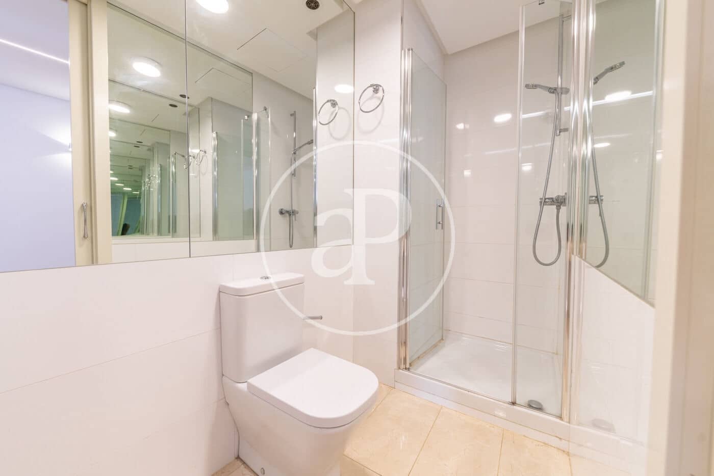 1 quarto Moradia para arrendar em Madrid cidade - 1 800 € (Ref: 9057871)