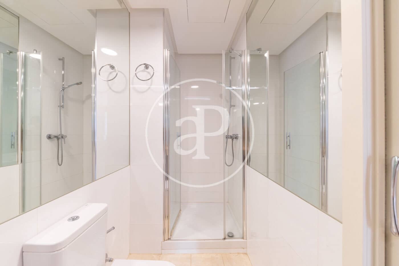 1 quarto Moradia para arrendar em Madrid cidade - 1 800 € (Ref: 9057871)