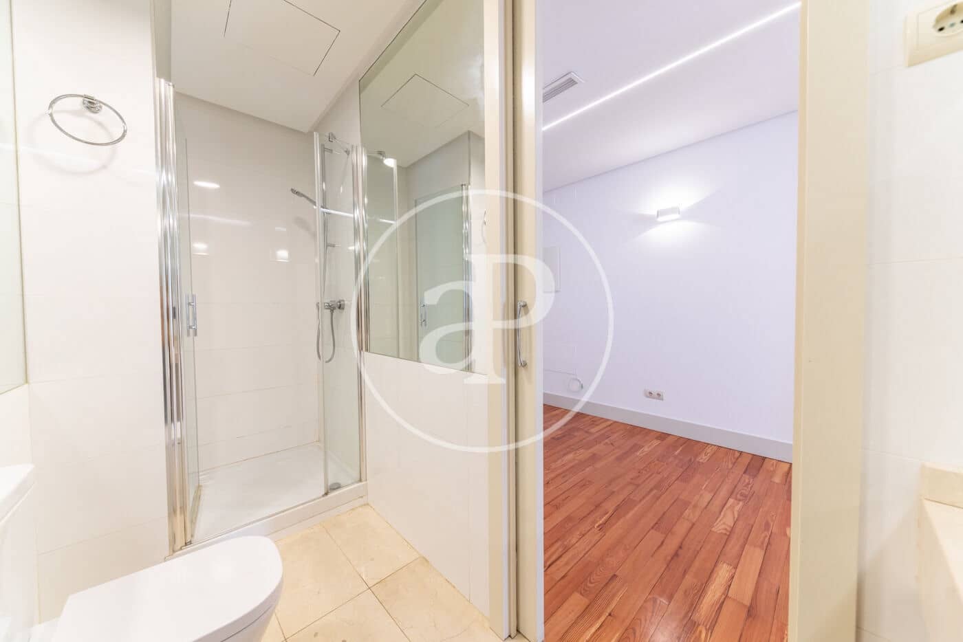 1 quarto Moradia para arrendar em Madrid cidade - 1 800 € (Ref: 9057871)
