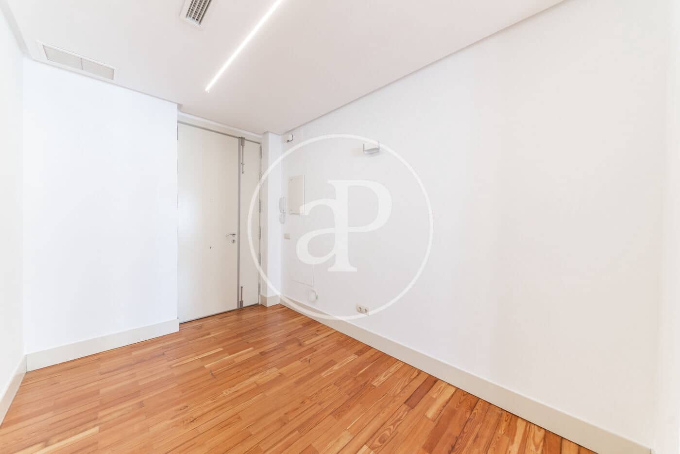 1 quarto Moradia para arrendar em Madrid cidade - 1 800 € (Ref: 9057871)