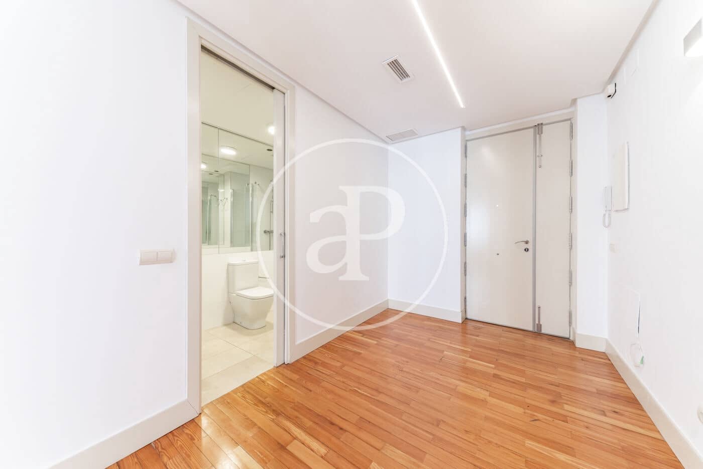 1 quarto Moradia para arrendar em Madrid cidade - 1 800 € (Ref: 9057871)