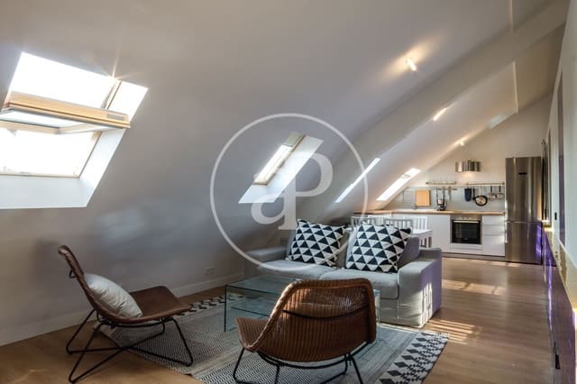 2 soveværelse Lejlighed til leje i Almagro, Madrid by - € 2.300 (Ref: 9057876)