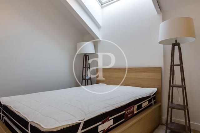 2 soveværelse Lejlighed til leje i Almagro, Madrid by - € 2.300 (Ref: 9057876)