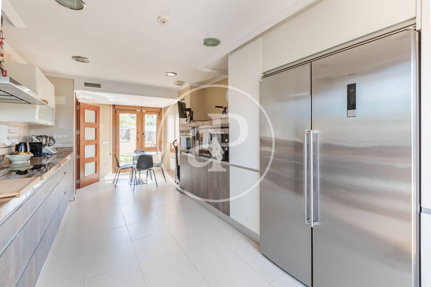 6 bedroom Villa for sale in Pozuelo de Alarcon with pool - € 1,700,000 (Ref: 9057881)