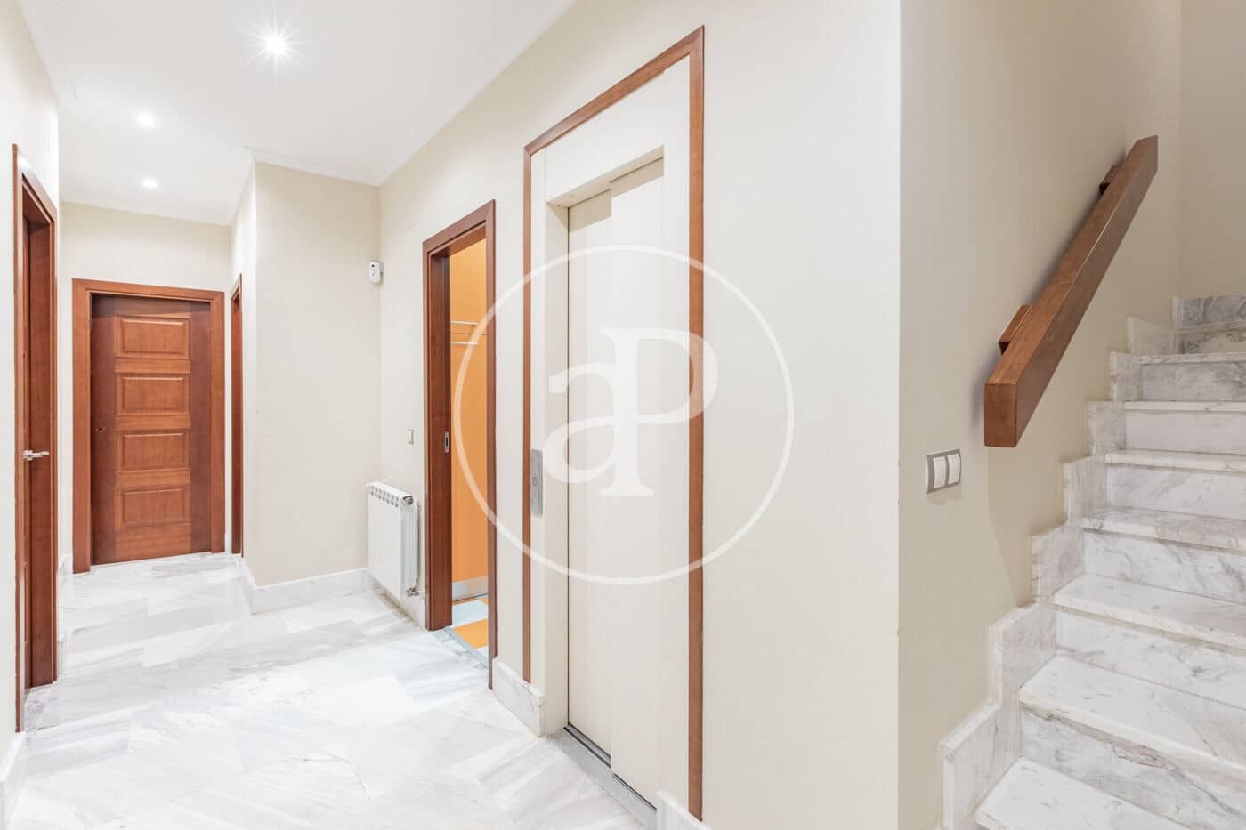 6 bedroom Villa for sale in Pozuelo de Alarcon with pool - € 1,700,000 (Ref: 9057881)