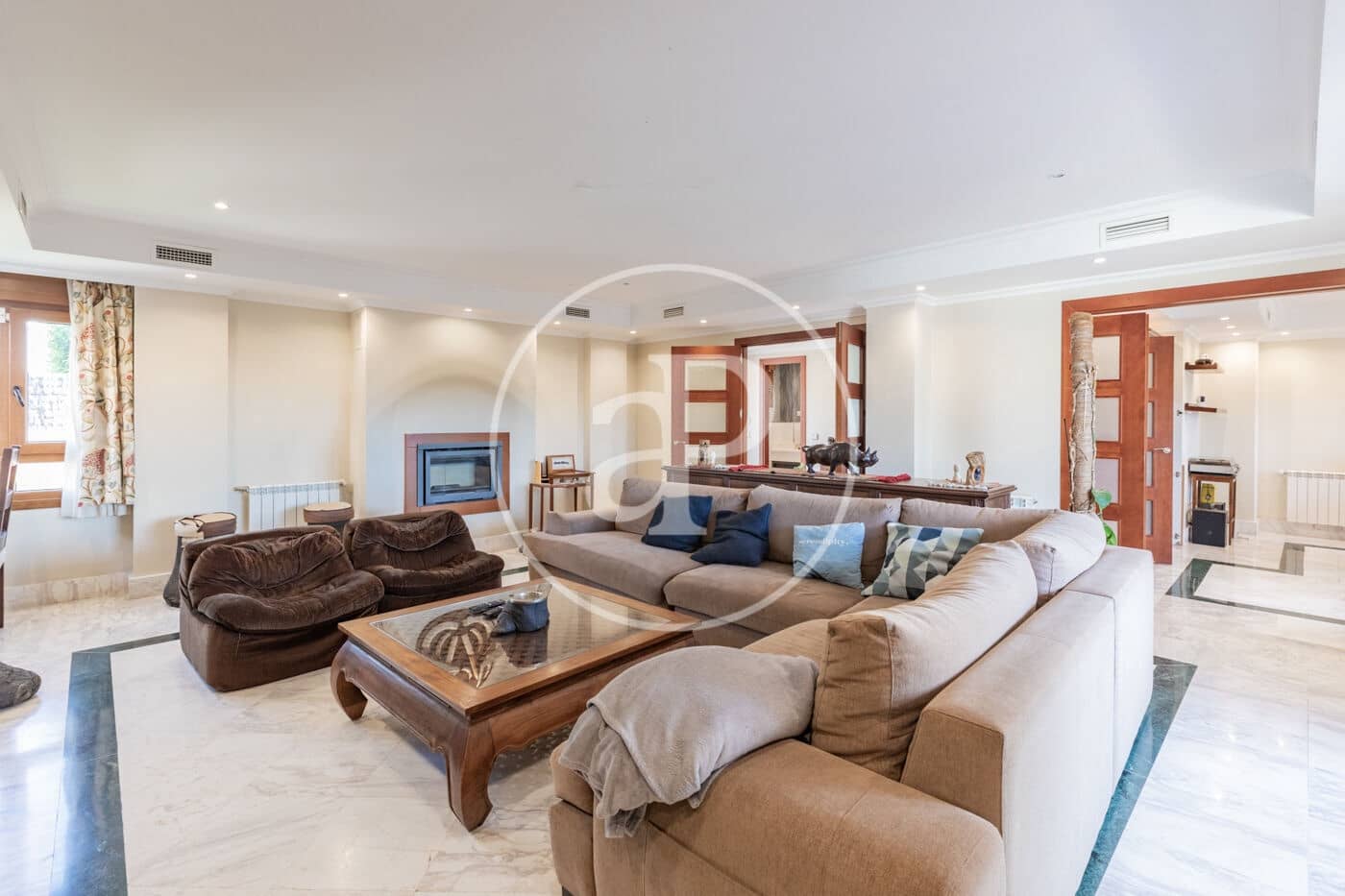 6 bedroom Villa for sale in Pozuelo de Alarcon with pool - € 1,700,000 (Ref: 9057881)