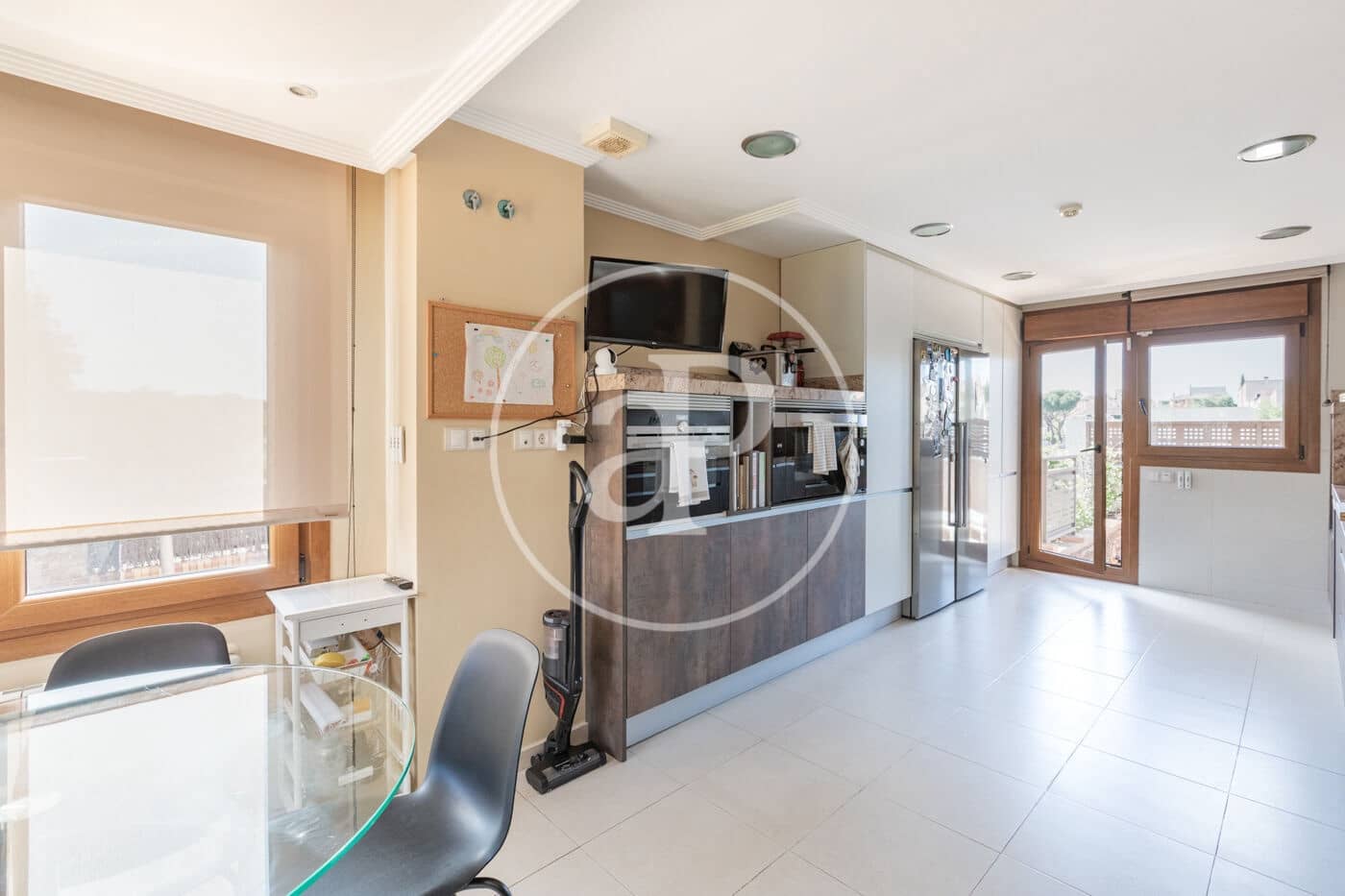 6 bedroom Villa for sale in Pozuelo de Alarcon with pool - € 1,700,000 (Ref: 9057881)