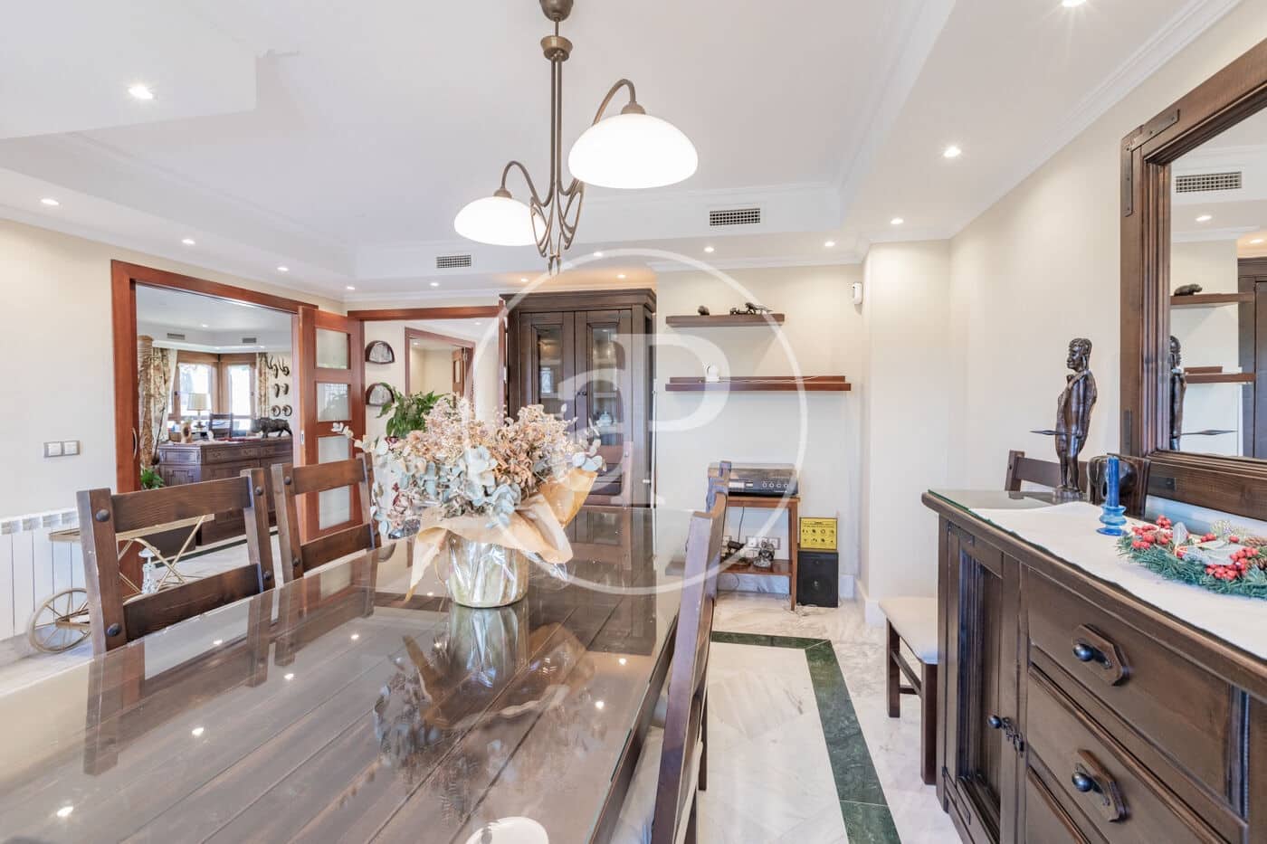 6 bedroom Villa for sale in Pozuelo de Alarcon with pool - € 1,700,000 (Ref: 9057881)