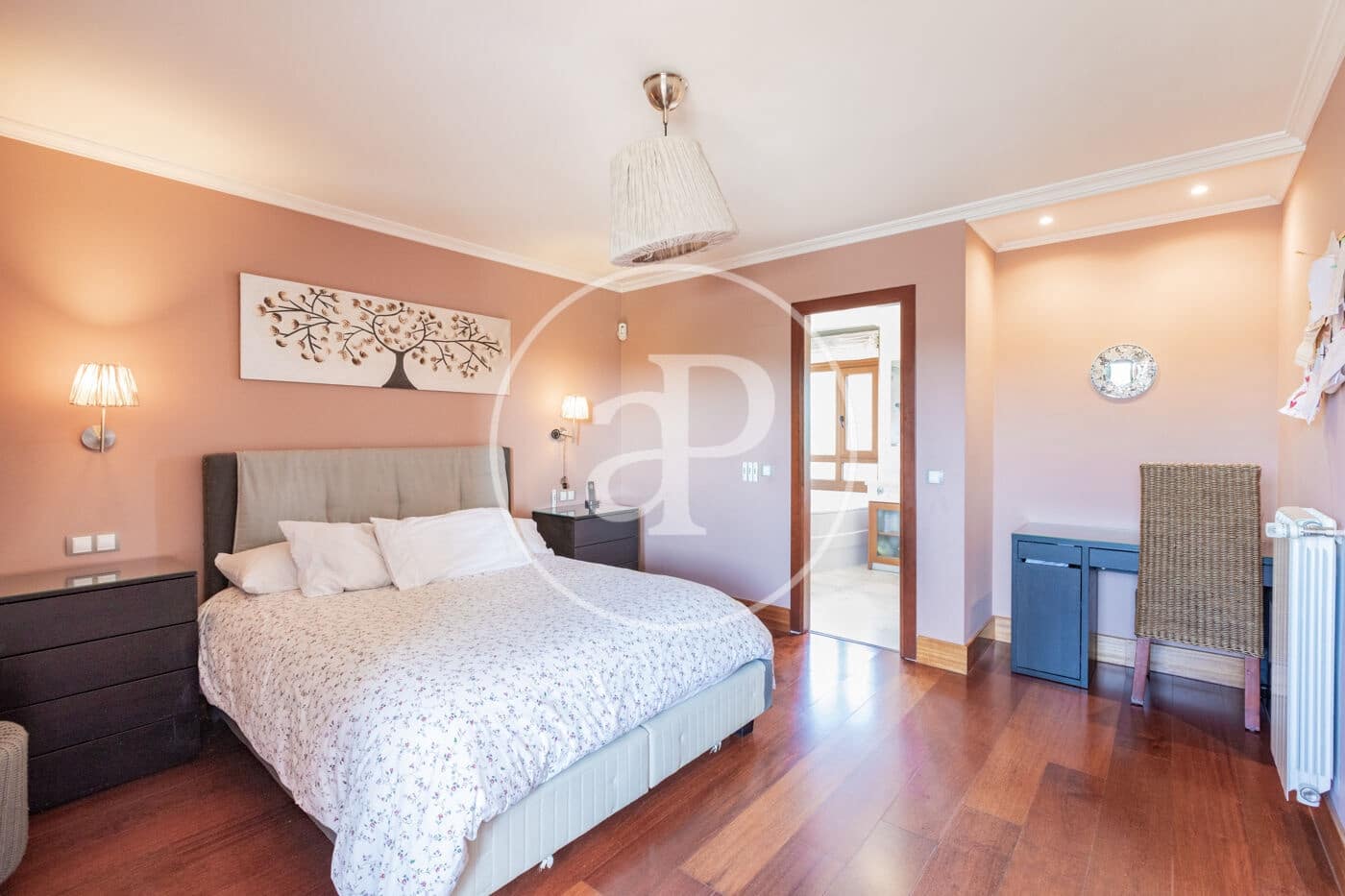 6 bedroom Villa for sale in Pozuelo de Alarcon with pool - € 1,700,000 (Ref: 9057881)