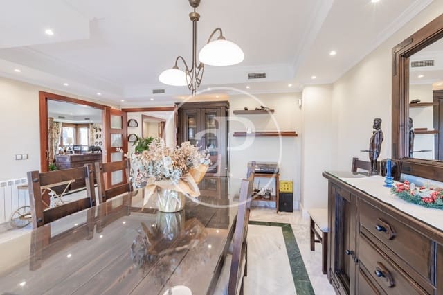 6 soveværelse Villa til salg i Pozuelo de Alarcón med swimmingpool - € 1.700.000 (Ref: 9057881)