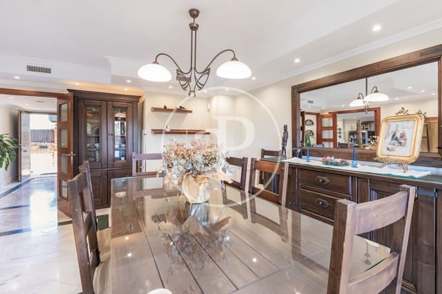 6 soveværelse Villa til salg i Pozuelo de Alarcón med swimmingpool - € 1.700.000 (Ref: 9057881)