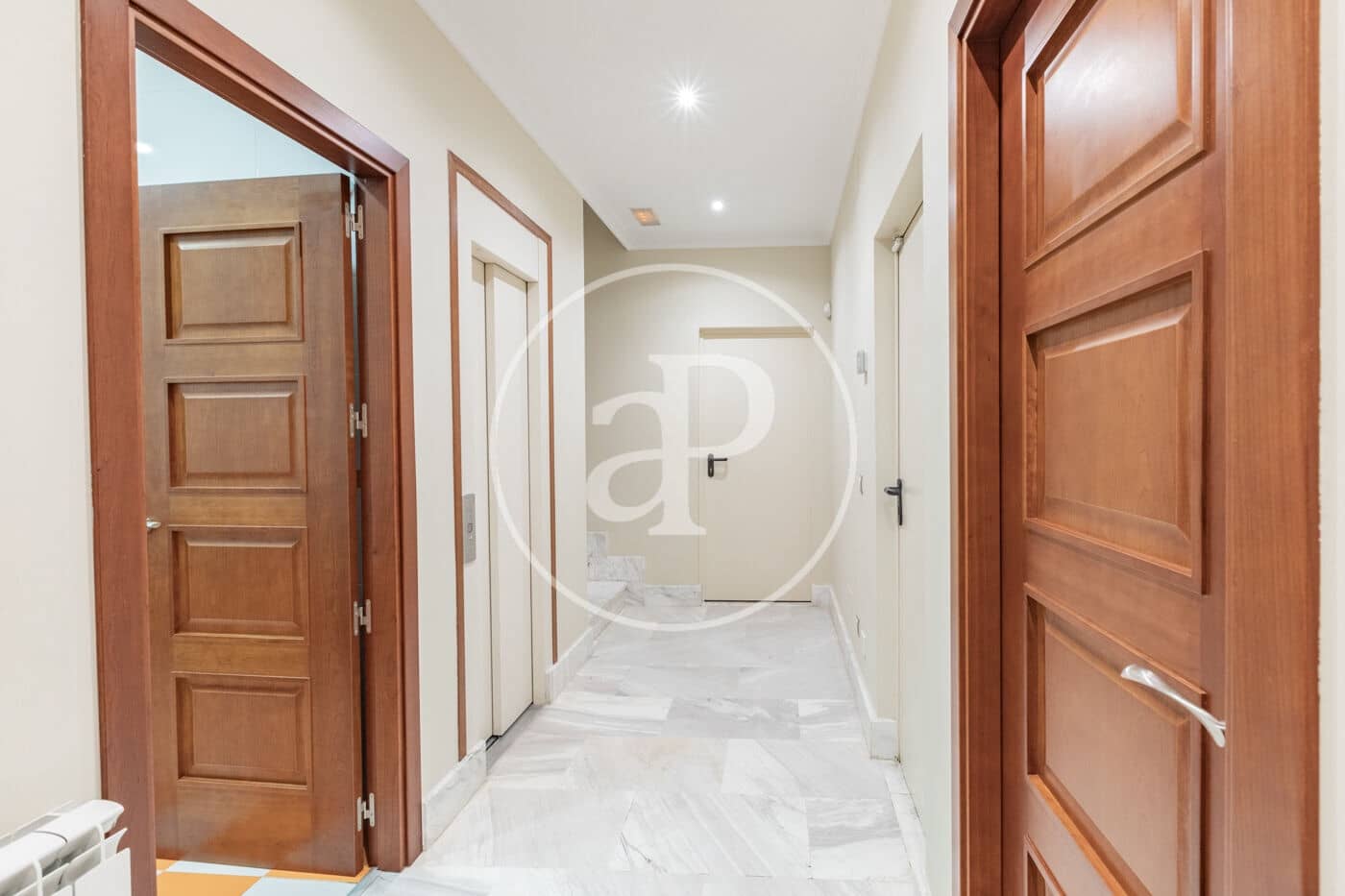 6 bedroom Villa for sale in Pozuelo de Alarcon with pool - € 1,700,000 (Ref: 9057881)