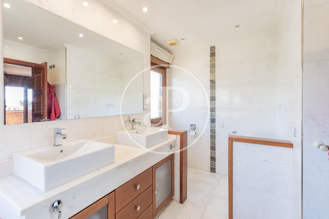 6 bedroom Villa for sale in Pozuelo de Alarcon with pool - € 1,700,000 (Ref: 9057881)