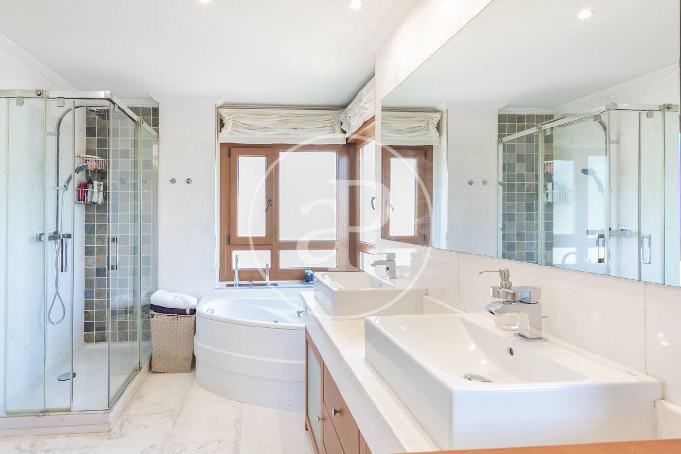 6 bedroom Villa for sale in Pozuelo de Alarcon with pool - € 1,700,000 (Ref: 9057881)